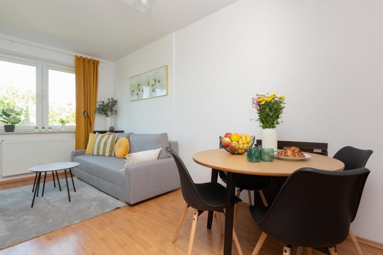 Cozy Apartment With Balcony Warszawa By Noclegi Renters Экстерьер фото