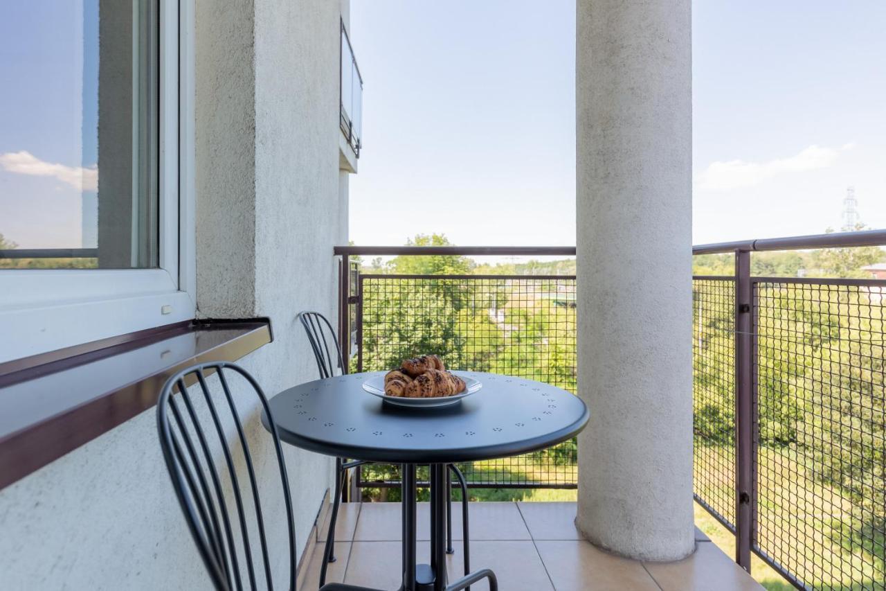 Cozy Apartment With Balcony Warszawa By Noclegi Renters Экстерьер фото