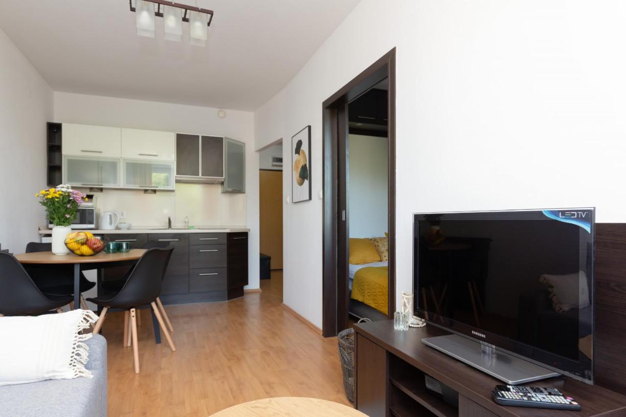 Cozy Apartment With Balcony Warszawa By Noclegi Renters Экстерьер фото