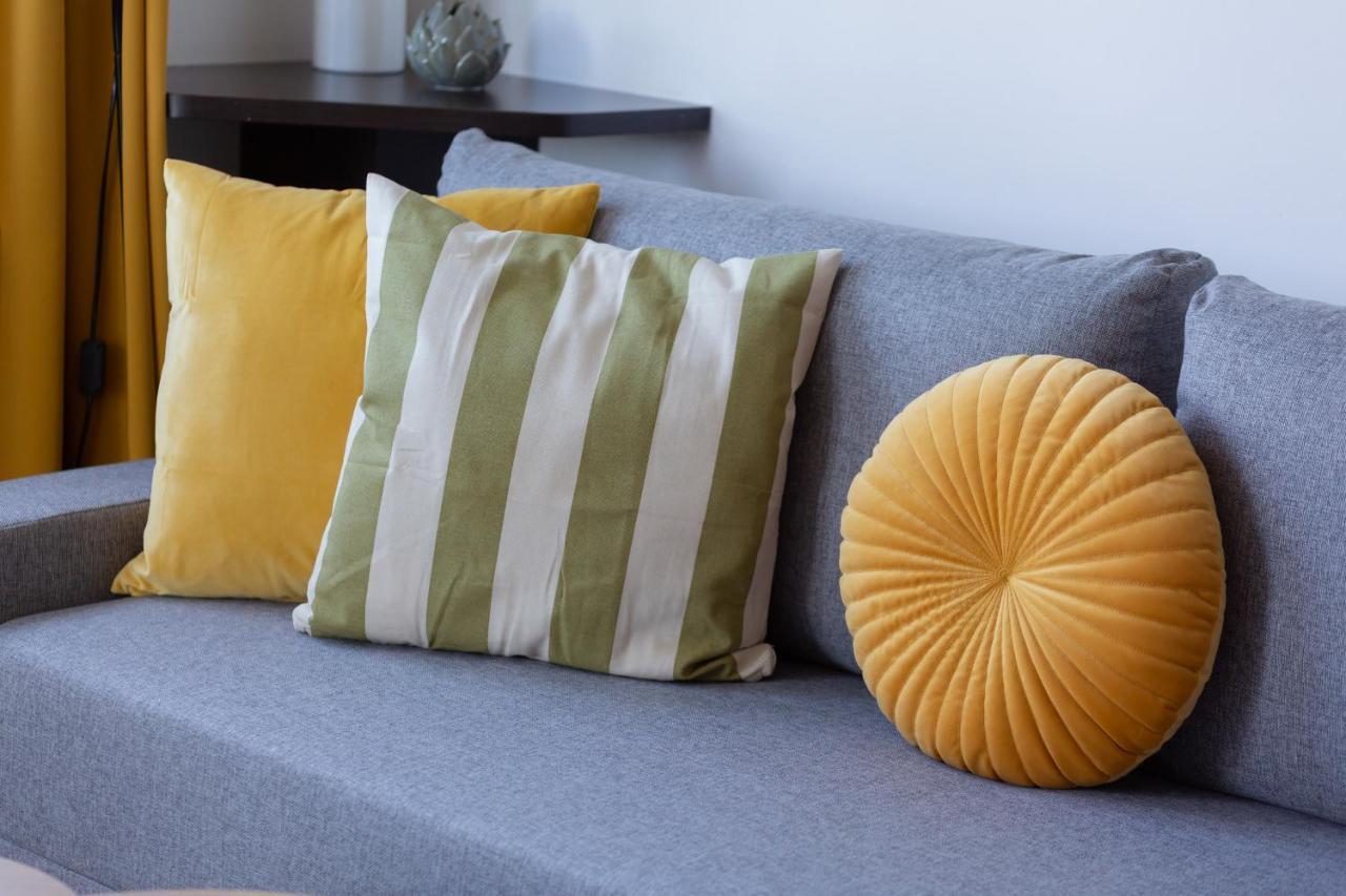 Cozy Apartment With Balcony Warszawa By Noclegi Renters Экстерьер фото
