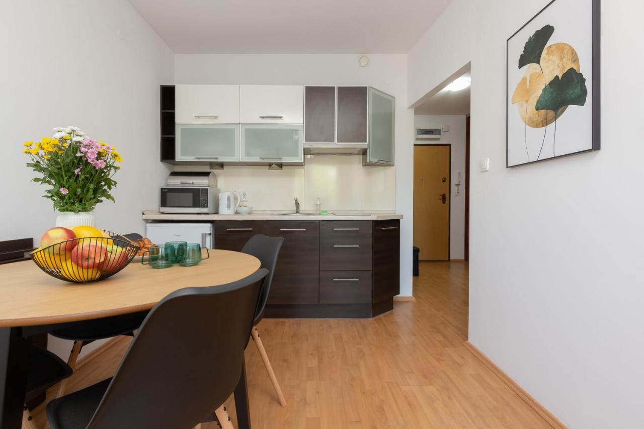 Cozy Apartment With Balcony Warszawa By Noclegi Renters Экстерьер фото